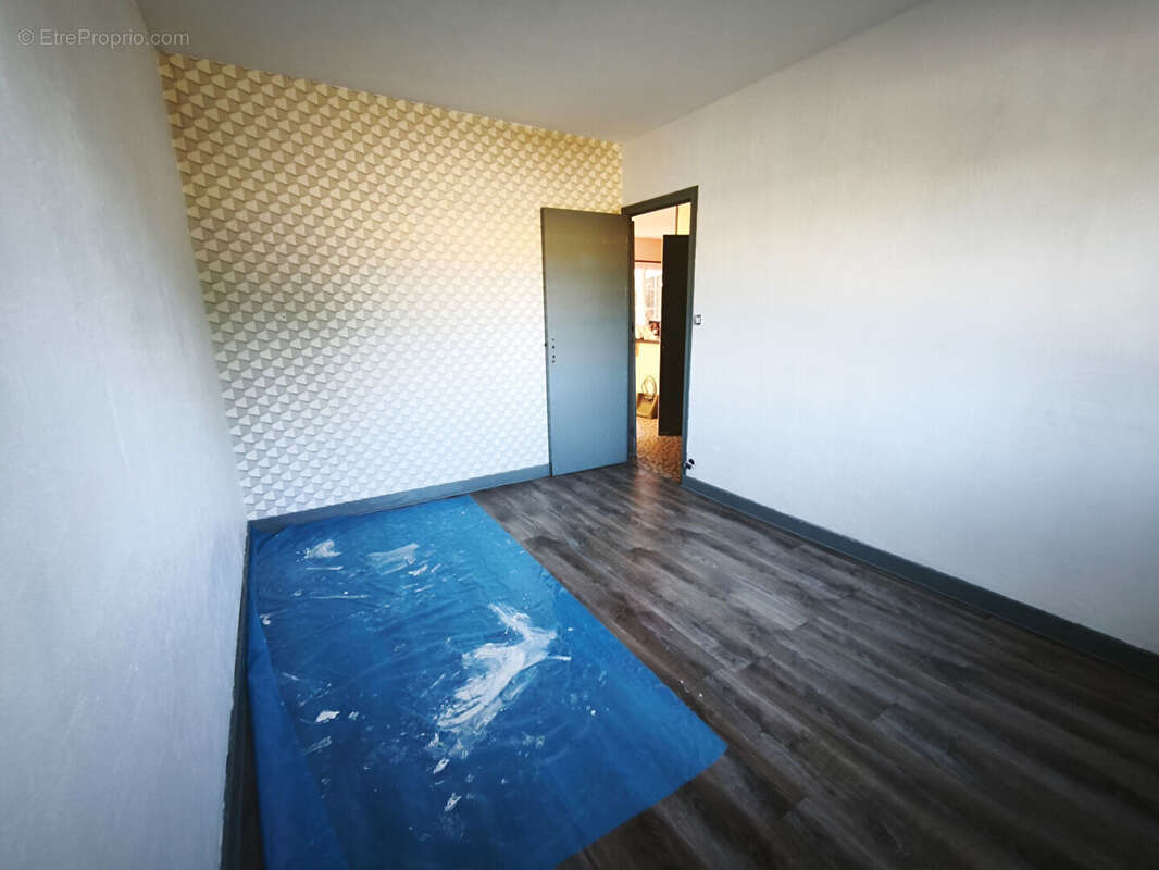 A vendre a saint-eloi pavillon des 's 70 sur sous sol 3 p terrain de  1494 m2 - photo 7