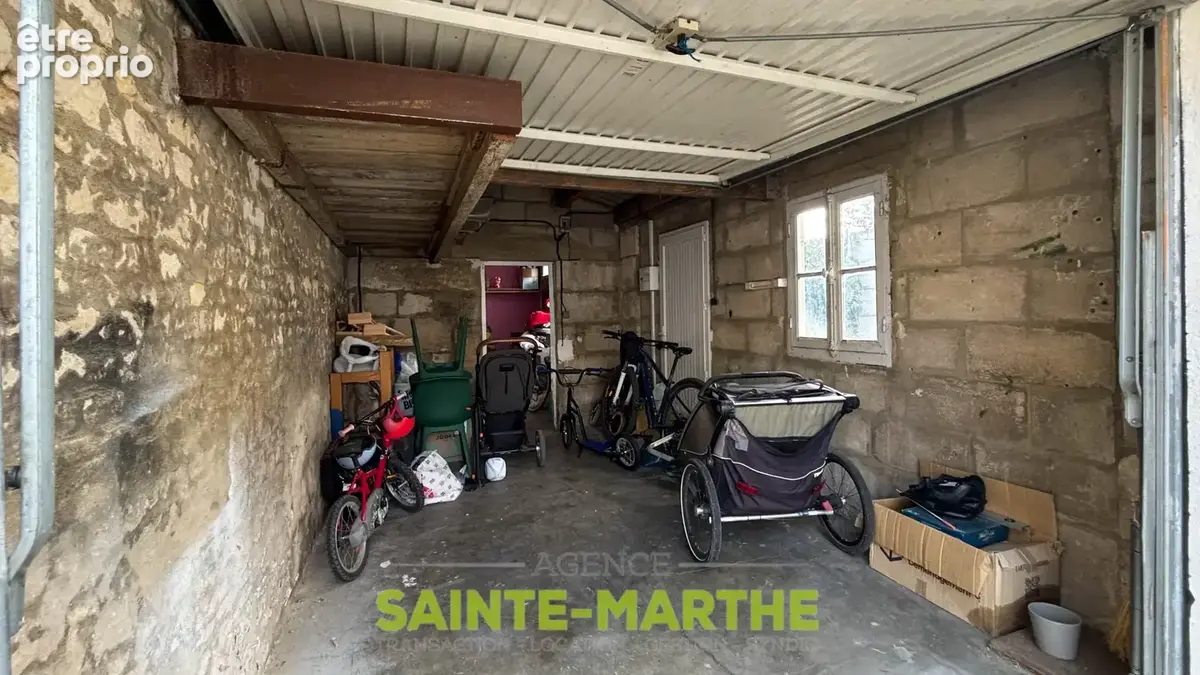 Niort. Maison de ville, 3 chambres, jardin et garage. - photo 7