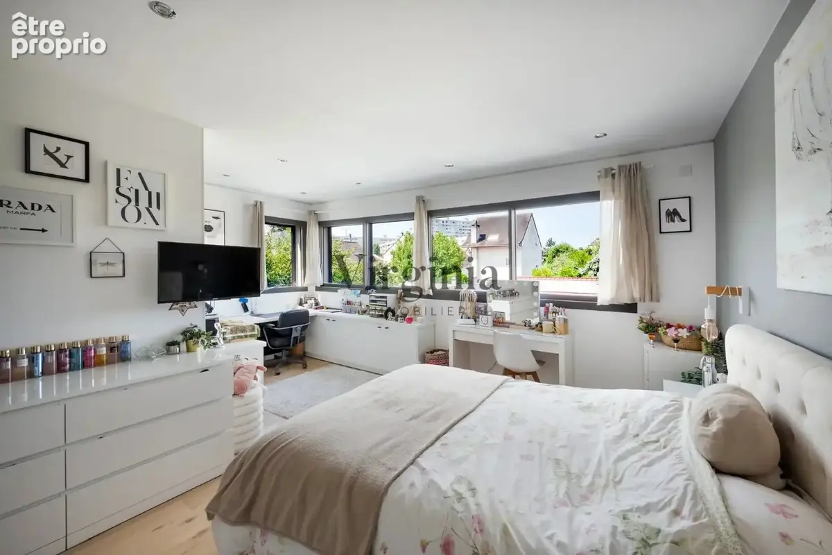 Propriété d'exception au coeur de Charentonneau - 350 m² habitables - Prestations ultra haut de gamme - Piscine intérieure - photo 15
