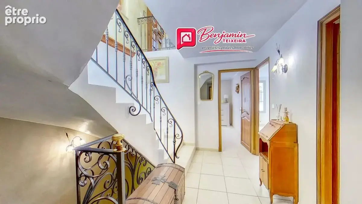 Maison Frejus 4 pièce(s) 110 m2 + double GARAGE - salon / cuisine, 3 chambres, 2 WC, salle d'eau - photo 8