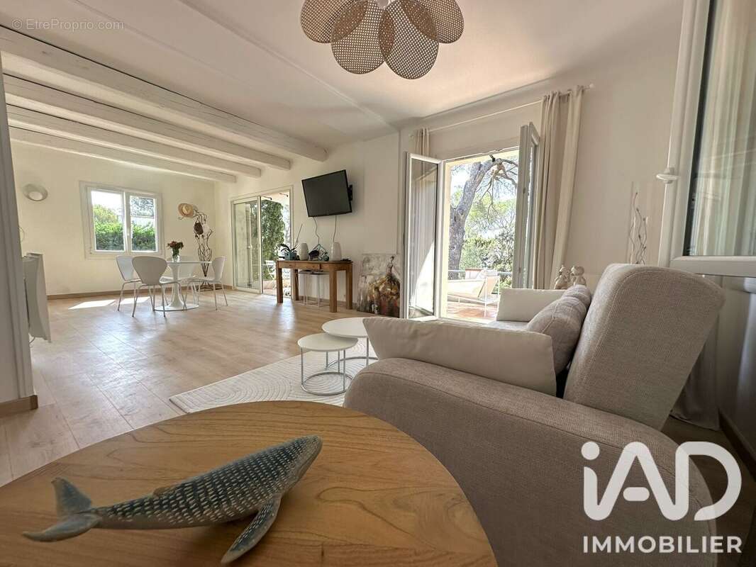 Maison 70 m² à Saint-Raphael  - photo 3