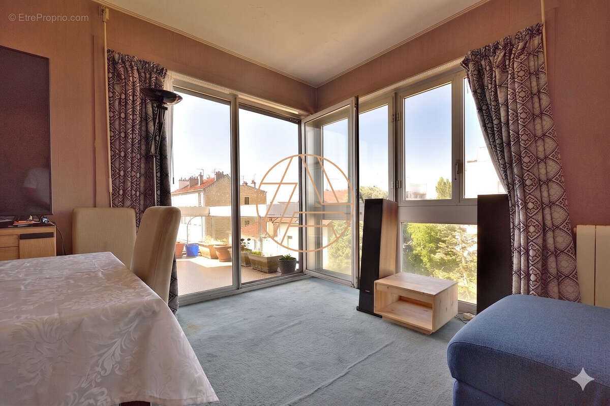 Appartement à SAINT-MAUR-DES-FOSSES