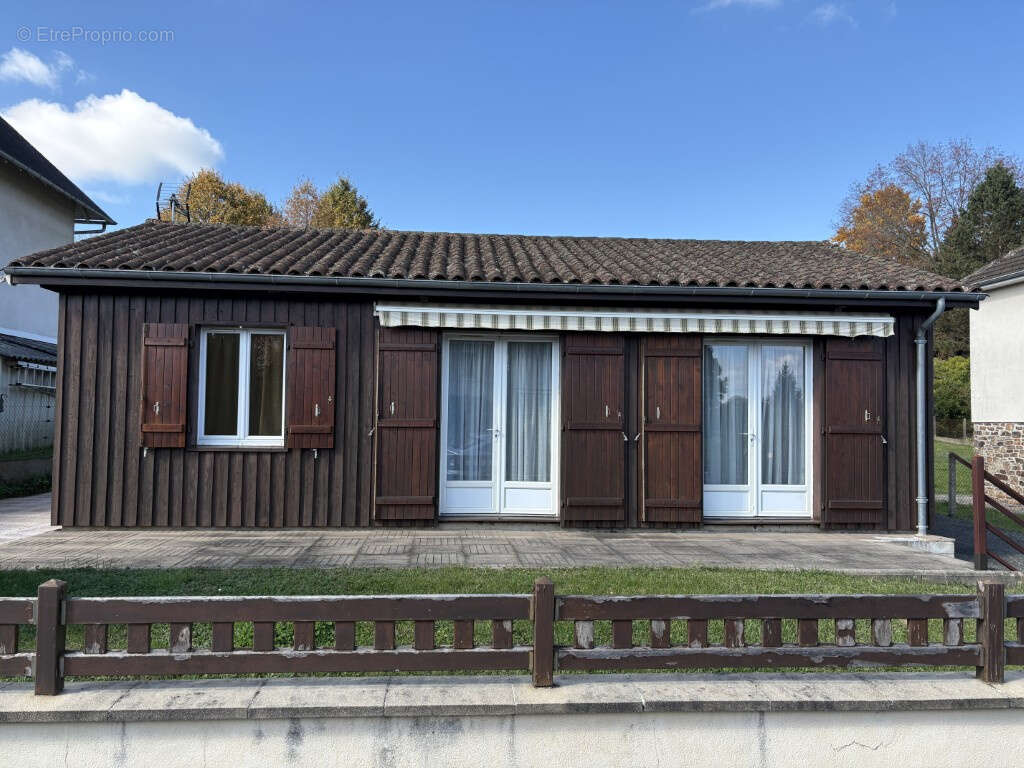 Maison à ARNAC-POMPADOUR