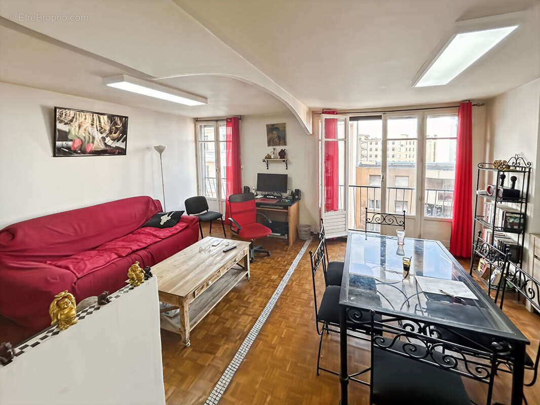 Appartement à MARSEILLE-3E