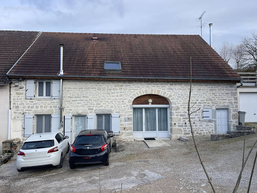 Appartement à CLAIRVAUX-LES-LACS
