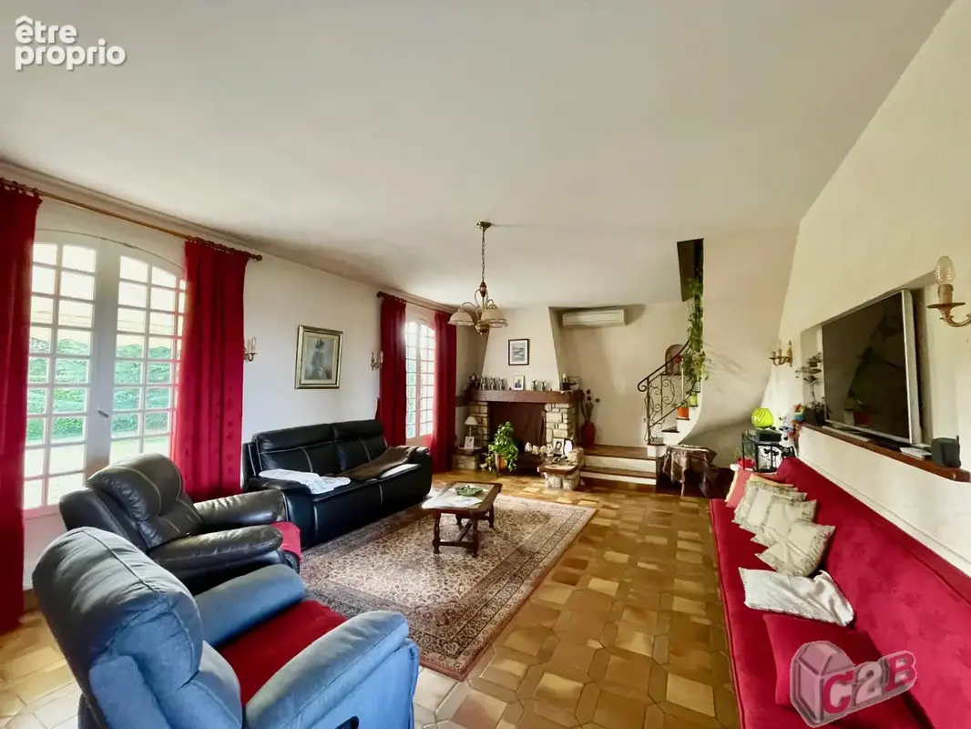 Maison t7 de 194m2 sur portets - photo 3