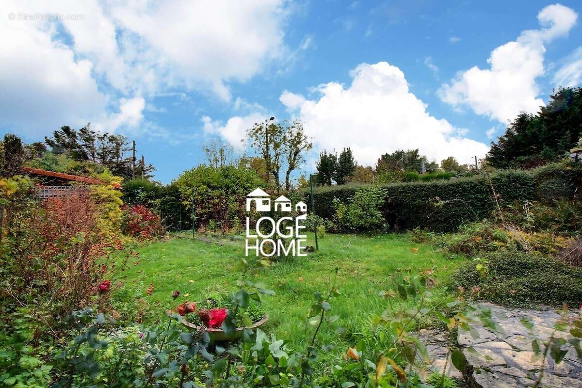 Jardin sans vis à vis - Maison à DOURGES