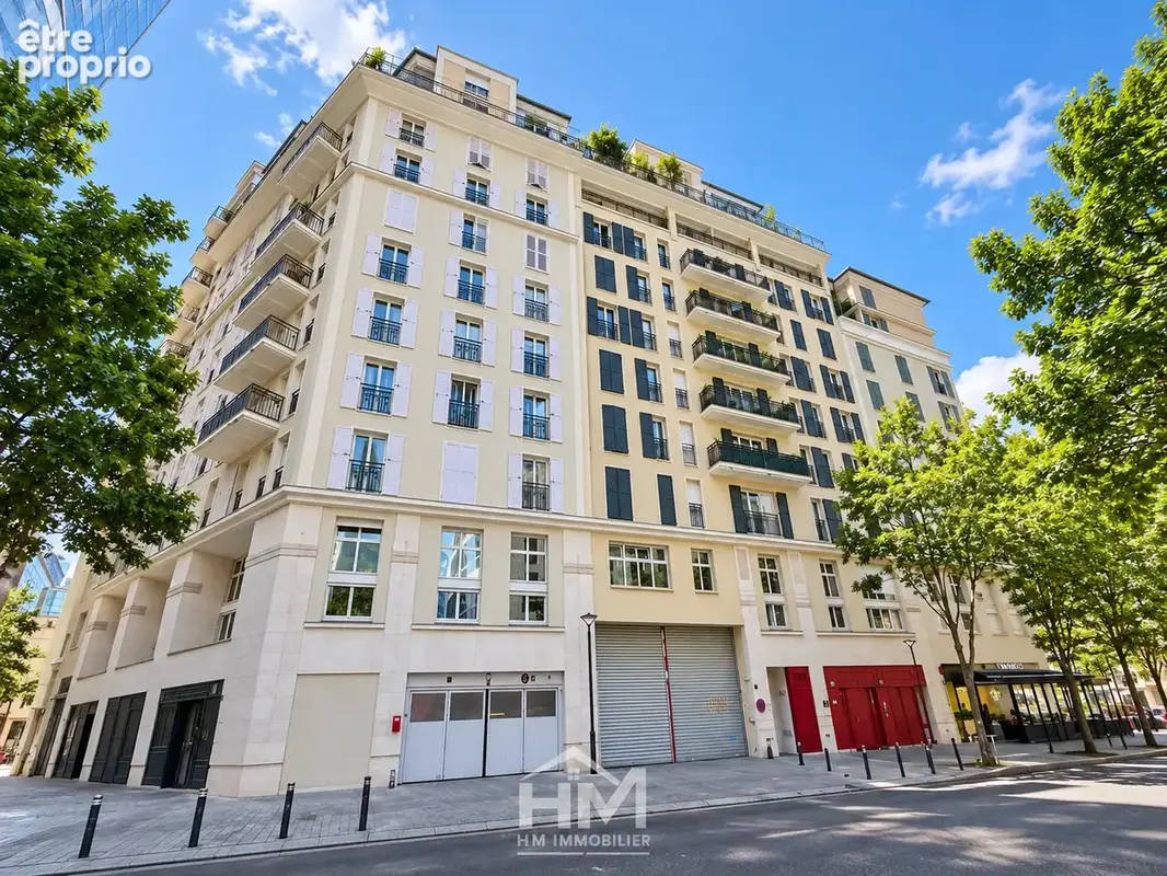 Courbevoie — Faubourg de l'Arche  Exclusivité — Appartement avec balcon et parking - photo 4