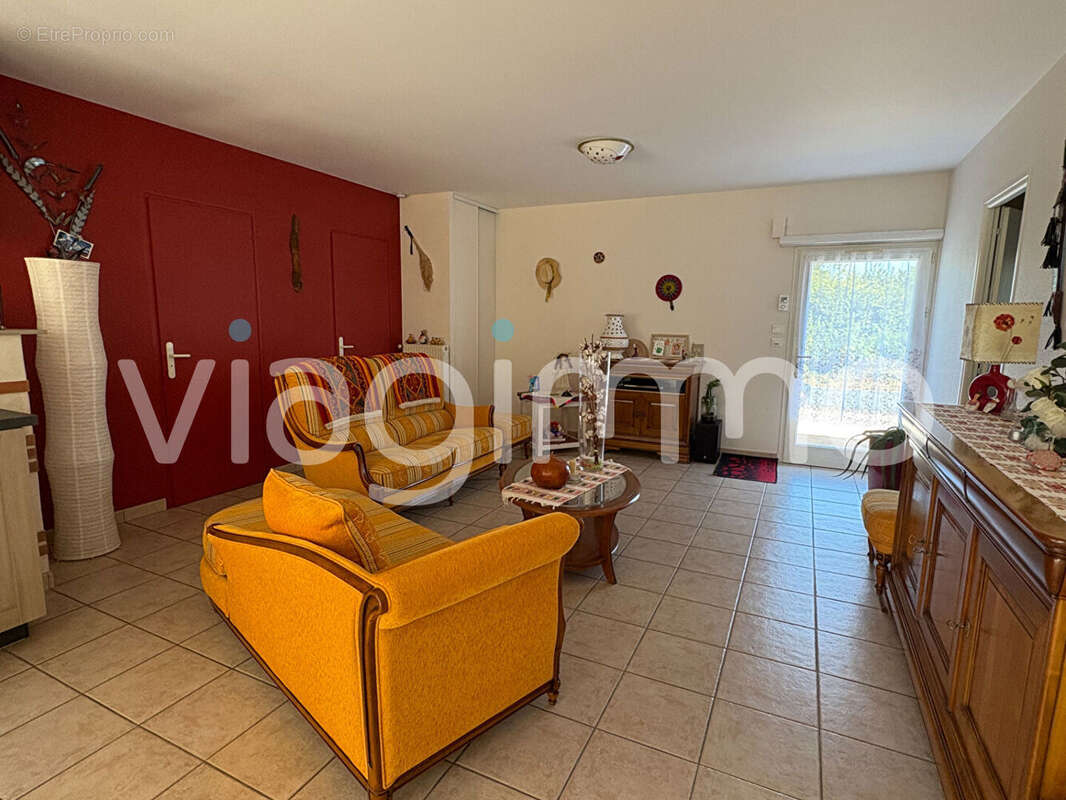 Maison Landeronde 3 pièce(s) 93 m2 - photo 3