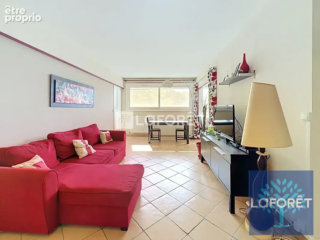 Appartement à COMBS-LA-VILLE