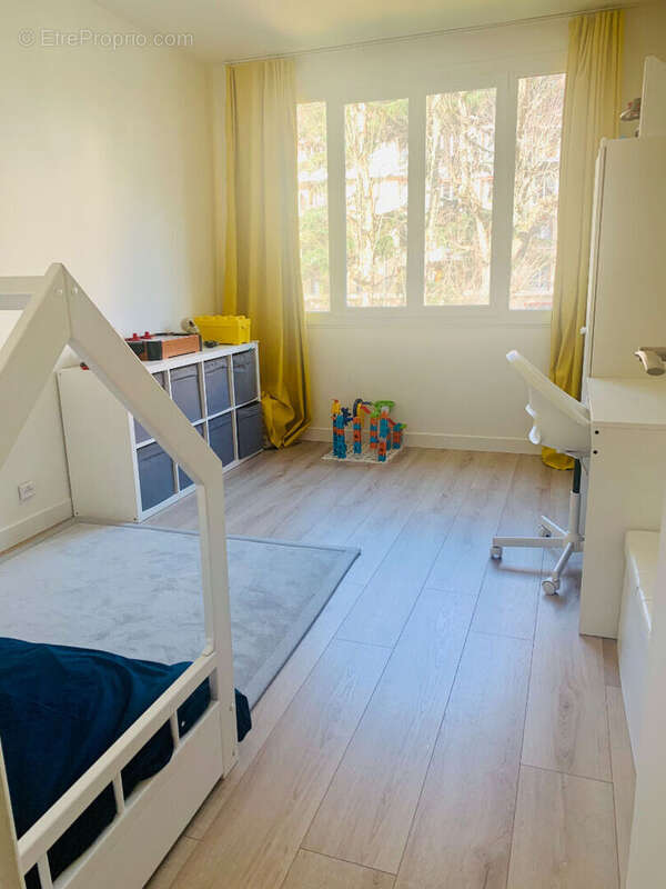 A VENDRE Appartement Enghien Les Bains 5 pièce(s) 96 m2 - photo 9