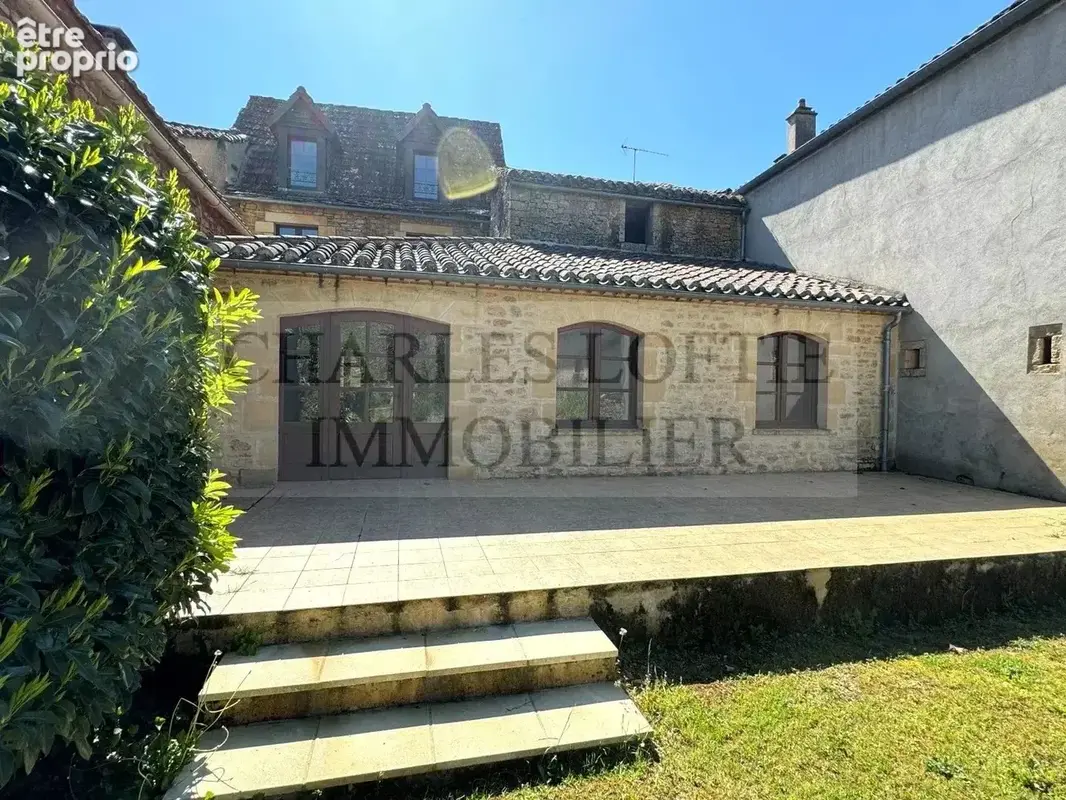 Charmante maison de village en pierre avec joli jardin - photo 4