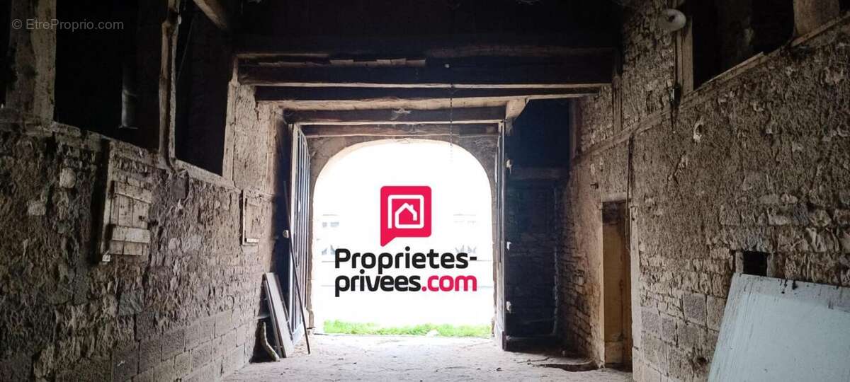Corps de ferme 200m2  4 pièces et annexe  70300 Baudoncourt - photo 8