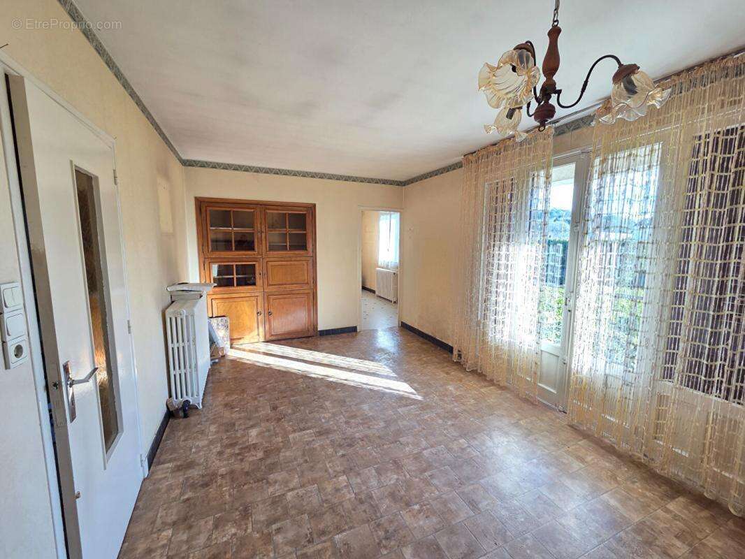 Maison à MONTELIMAR