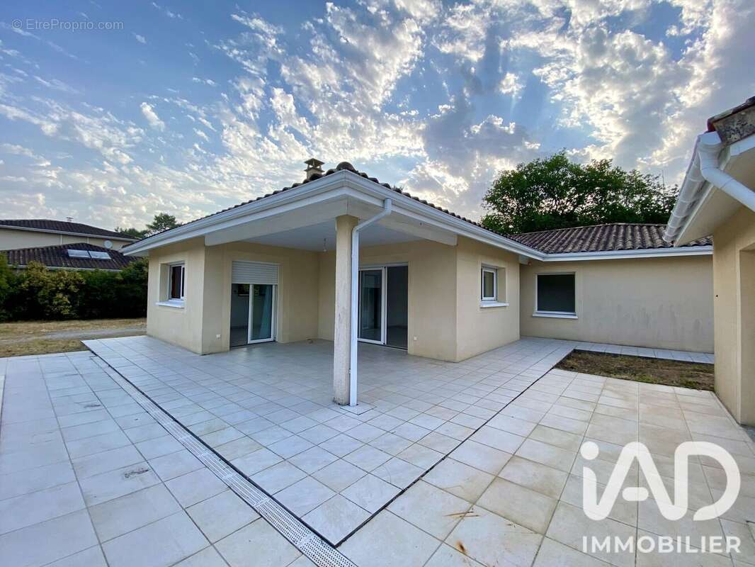 Maison 161 m² à Saint-Aubin-De-Medoc  - photo 6