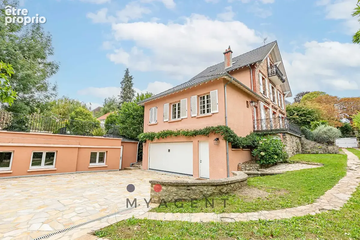 Bougival / Louveciennes - Maison de caractère, jardin de 1 200 m² et dépendance - photo 13