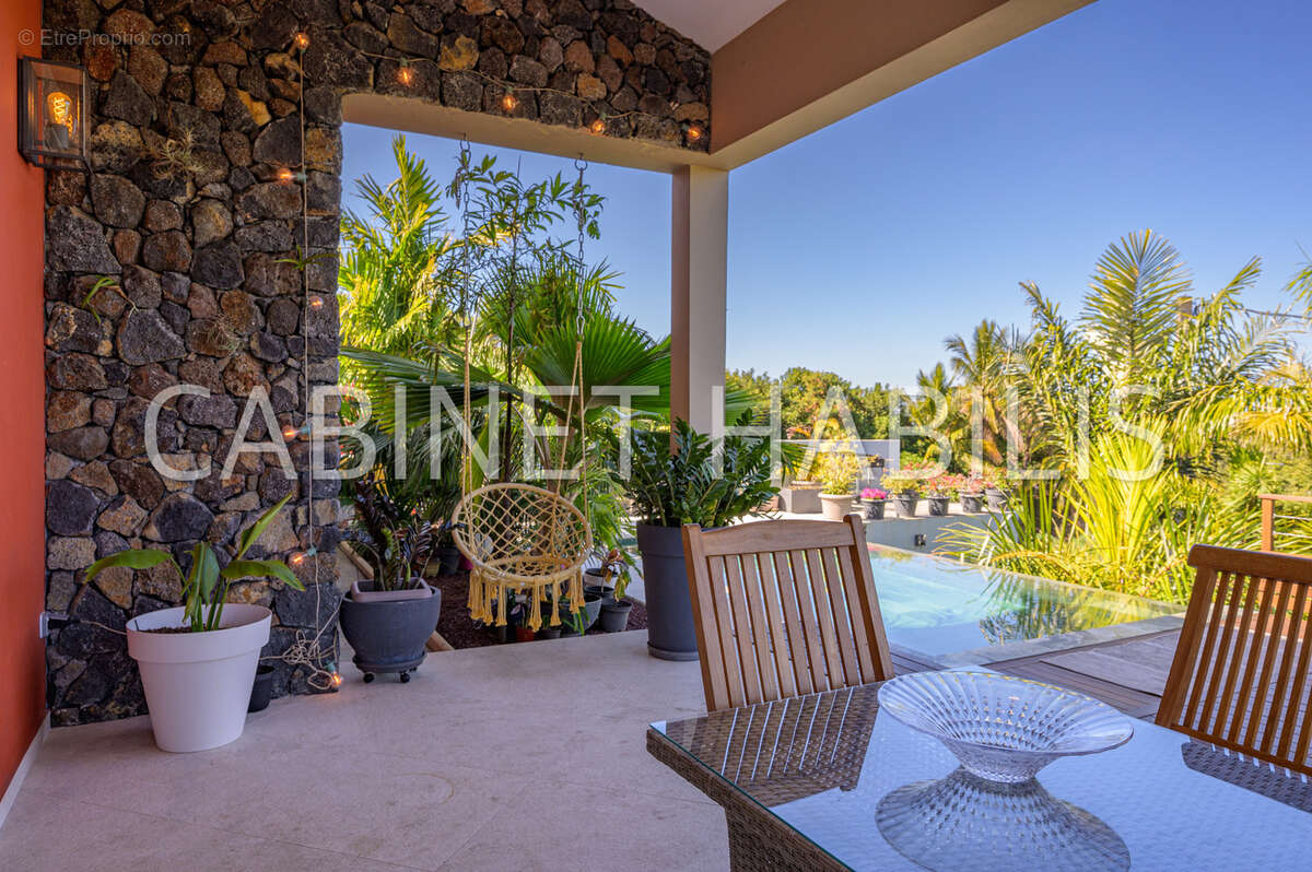 A VENDRE -VILLA T6  224.40 m2 environ - ENTRE-DEUX - 690 000 € - photo 3