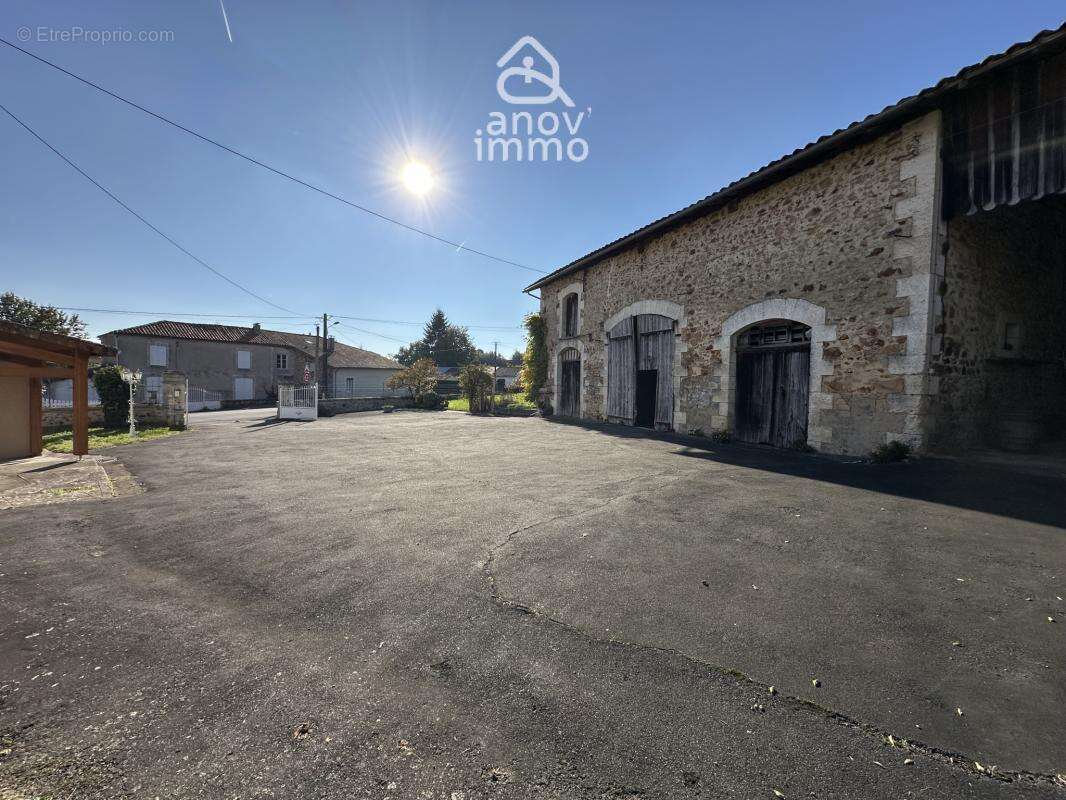 Maison 8 pièces 198 m2 MASSIGNAC - photo 20