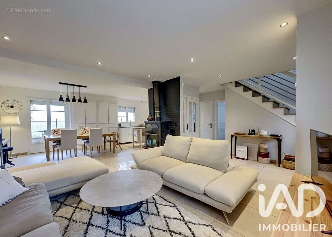 Maison 175 m² à Chapet  - photo 7