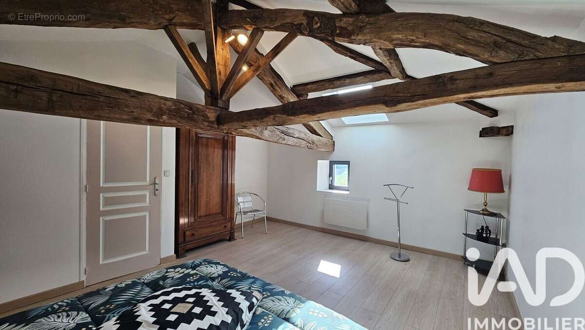 Maison 145 m² à Saint-Macoux  - photo 9