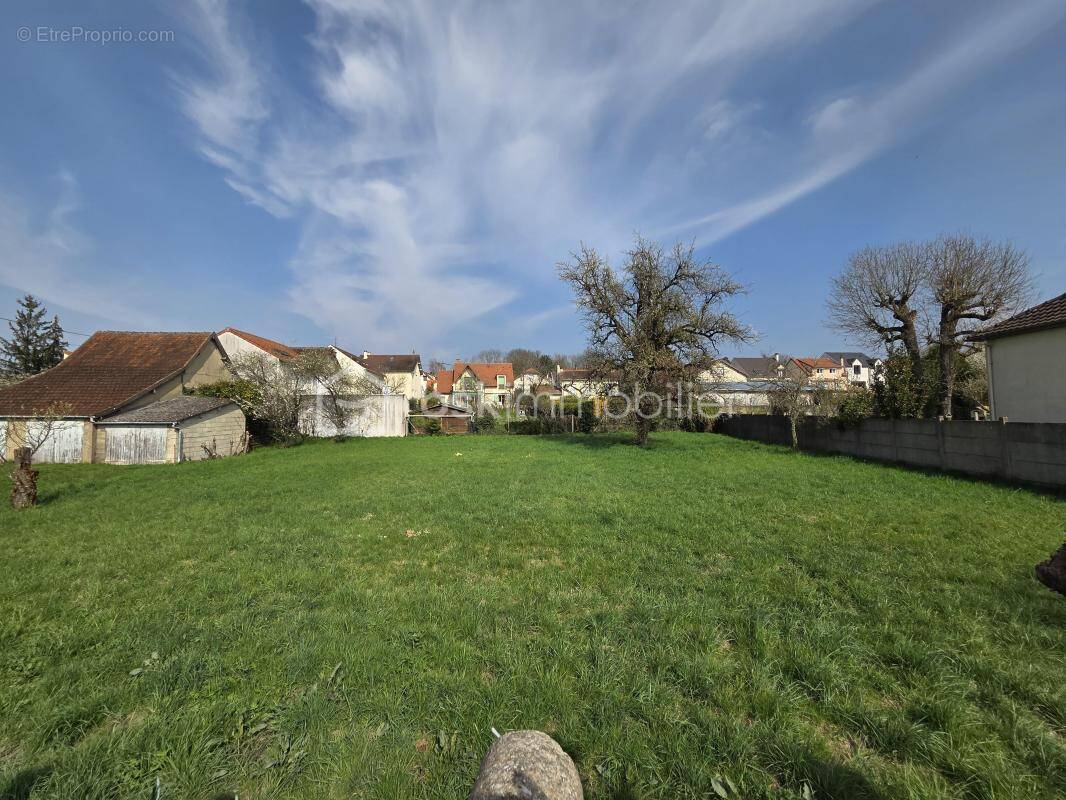 Terrain à SUCY-EN-BRIE