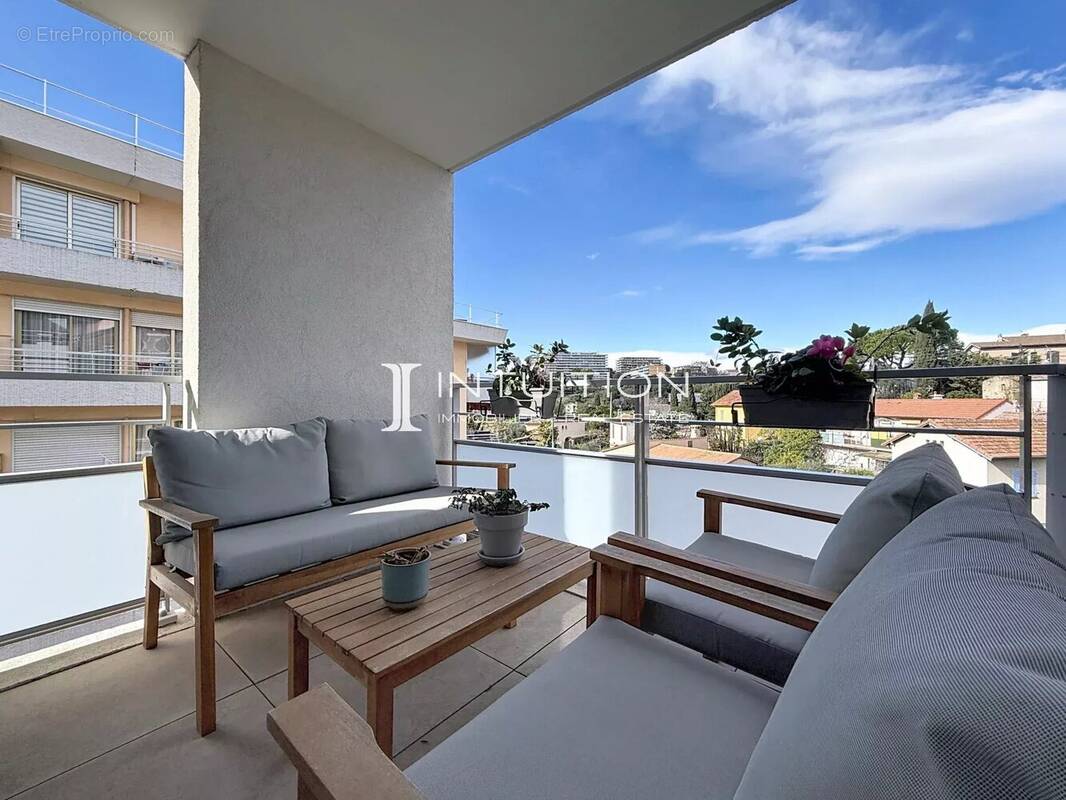 Appartement à LE CANNET