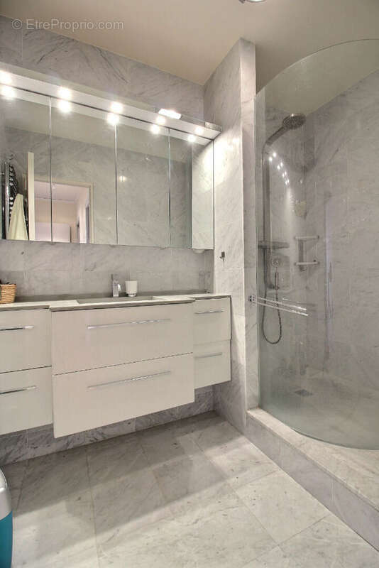 Appartement à PARIS-9E