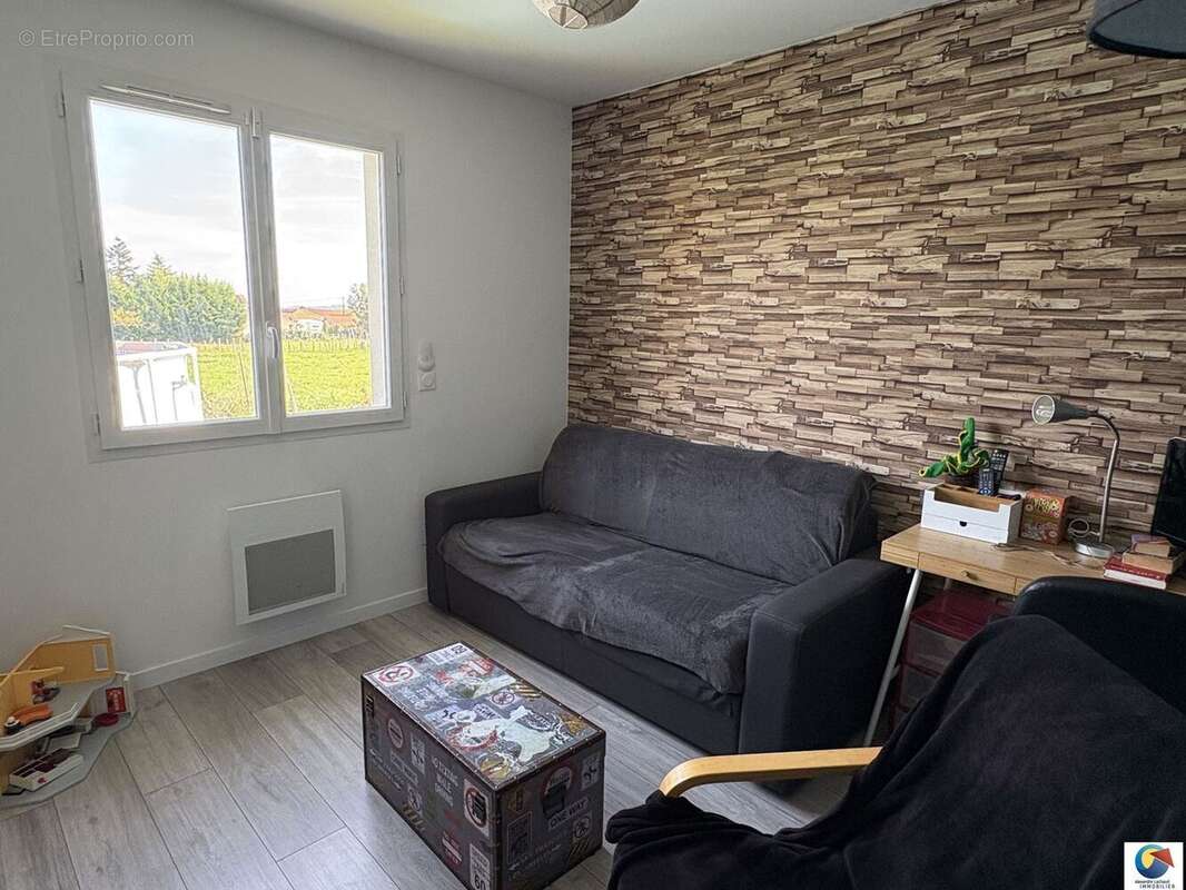 Maison à NIVOLAS-VERMELLE