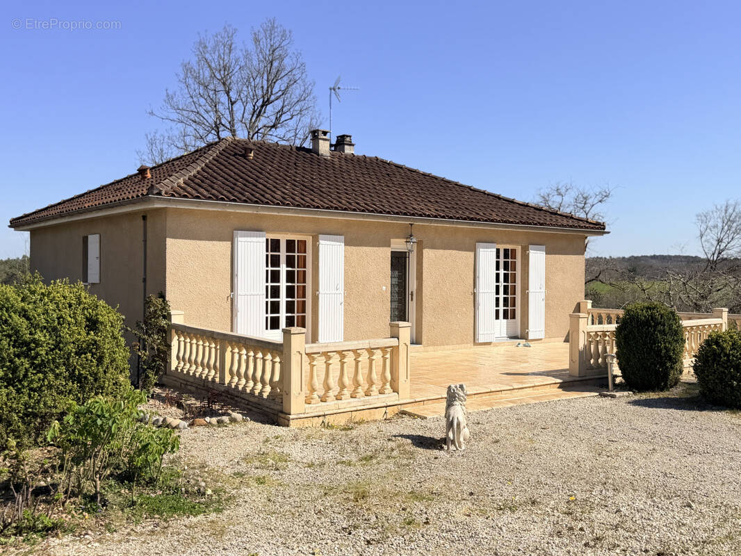 Maison à MILHAC-D'AUBEROCHE