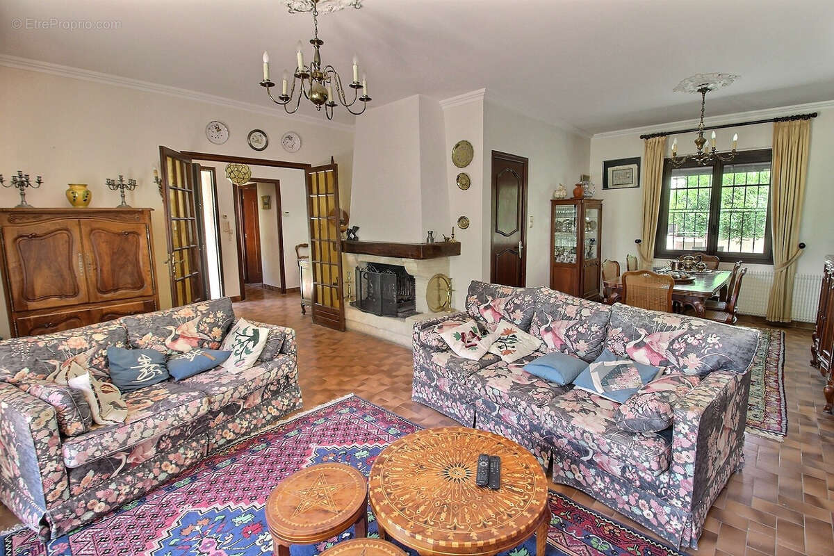 Maison à SAINT-CLEMENT-DE-RIVIERE