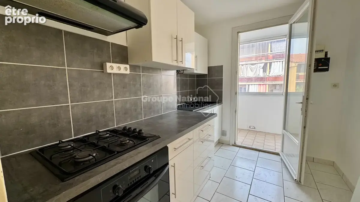 Appartement P4 de 70 m² parking et cave - Nîmes - photo 4
