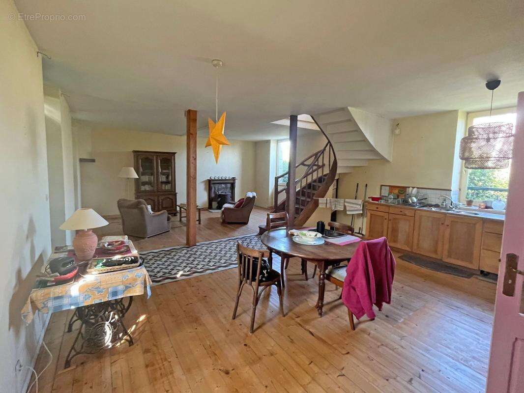 Maison à PLOUGASNOU