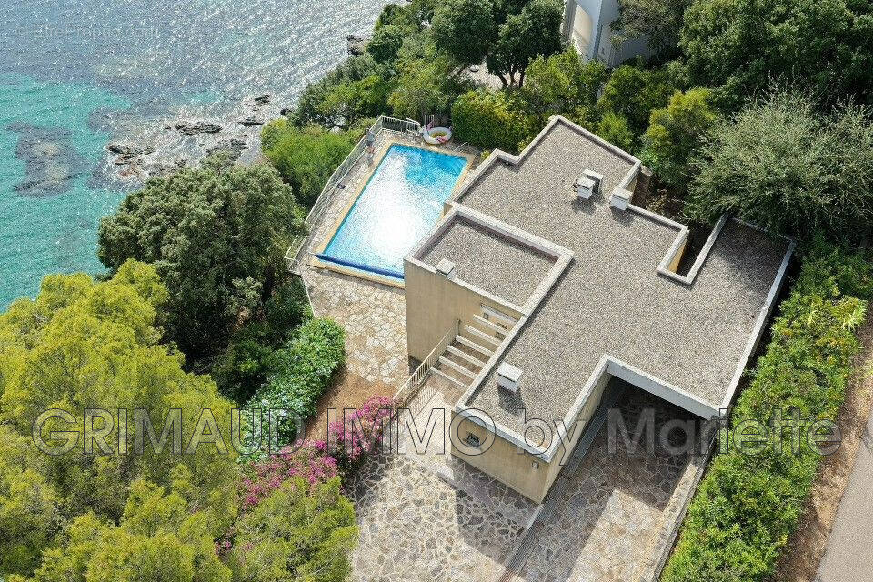 Maison 187 m² à La Croix-Valmer  - photo 3