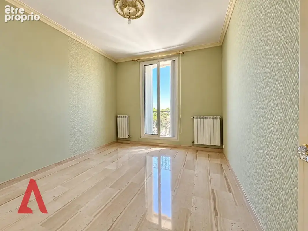 Élégante maison de caractère de 300 m²  Beaux volumes  Belle hauteur sous plafond - photo 11