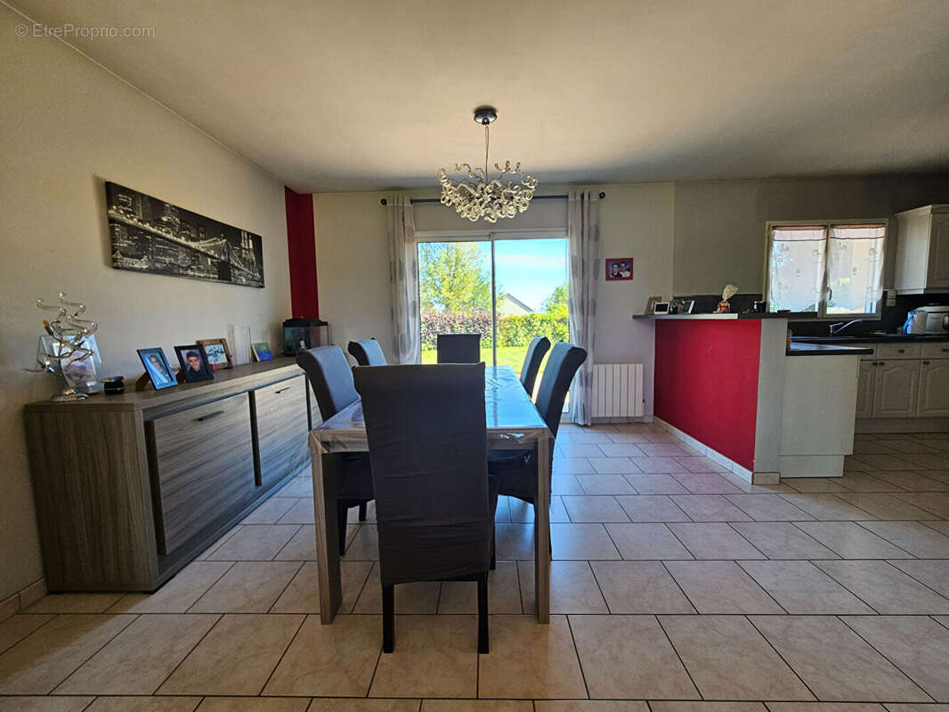Maison à LA NEUVILLE-CHANT-D'OISEL