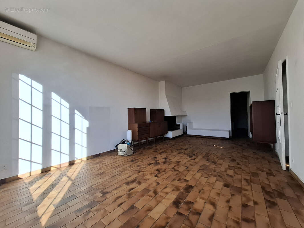 Appartement à SAINT-CYR-SUR-MER