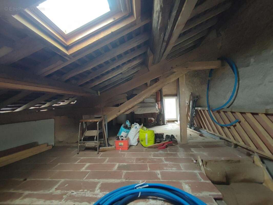Maison 50 m² à Saint-Verain  - photo 4