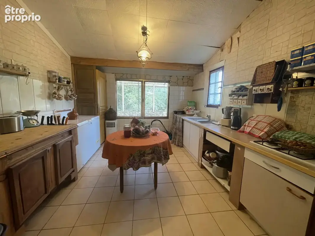 Maison composee de deux logements sur terrain de 2162m2 - photo 12