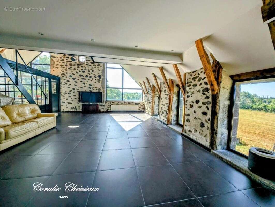 Photo 7 - Maison à ANGLARDS-DE-SALERS