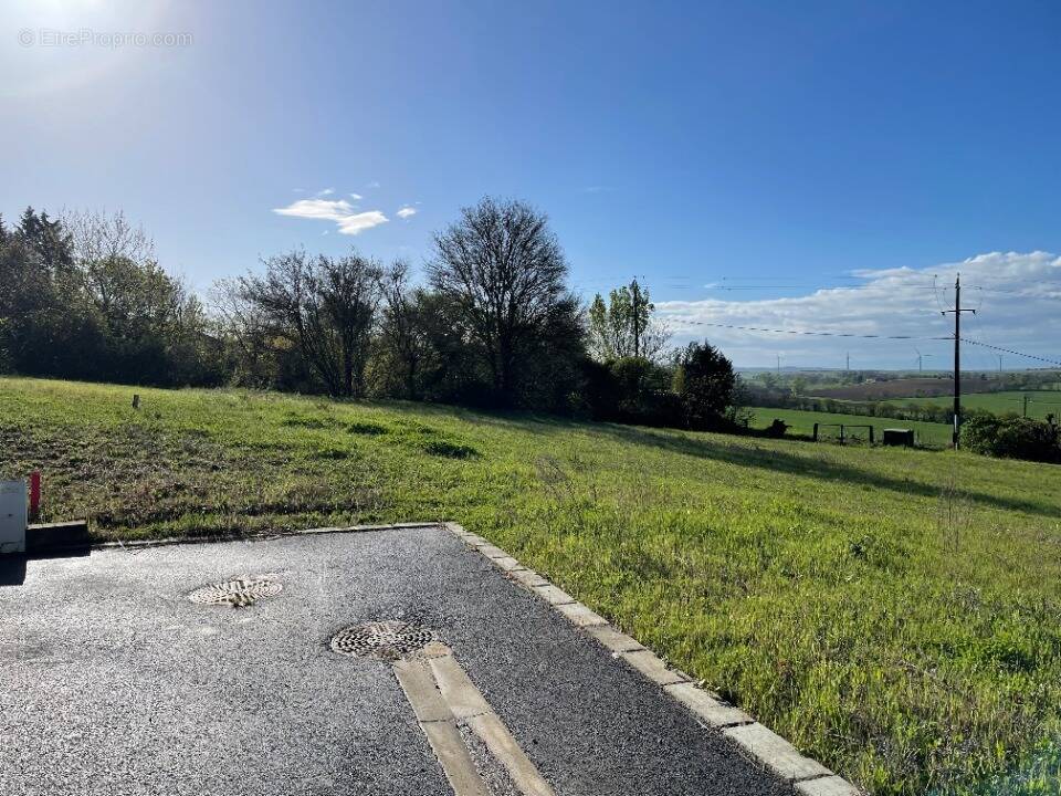 Terrain à SAINT-JULIA