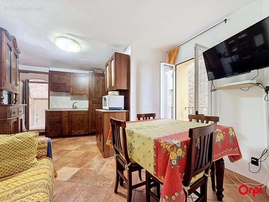 Menton, centre historique: un ensemble de deux appartements à proximité des plages - photo 14