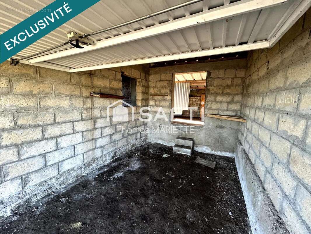 Photo 2 - Parking à SAINT-SEVER-CALVADOS