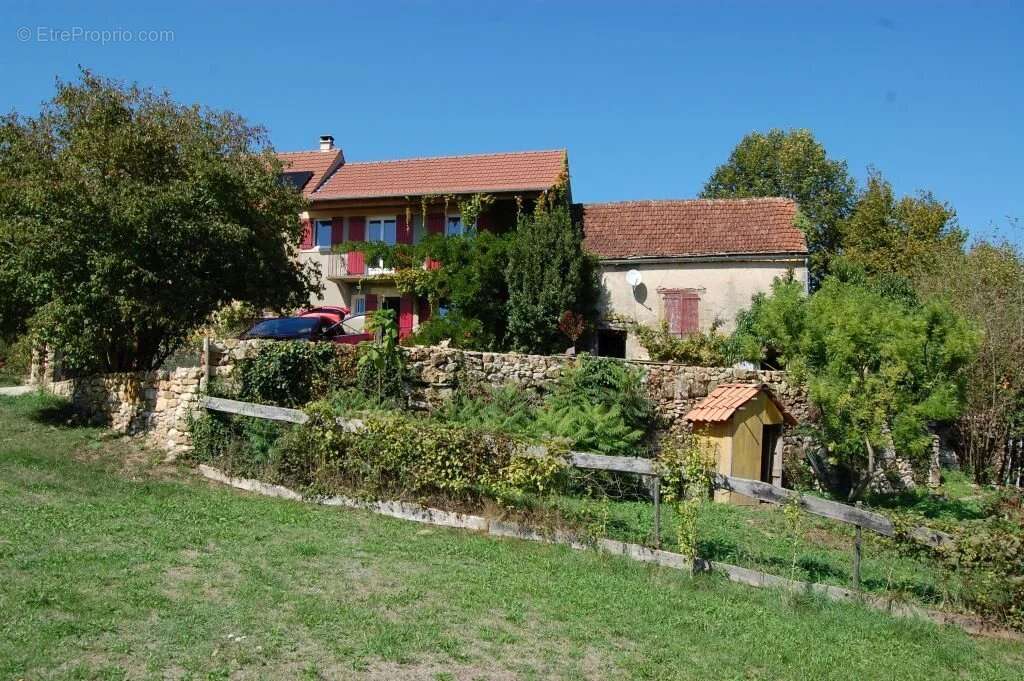 Maison à BEYNAC-ET-CAZENAC