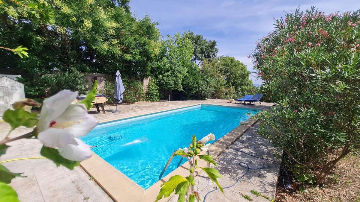 Maison à LES ANGLES