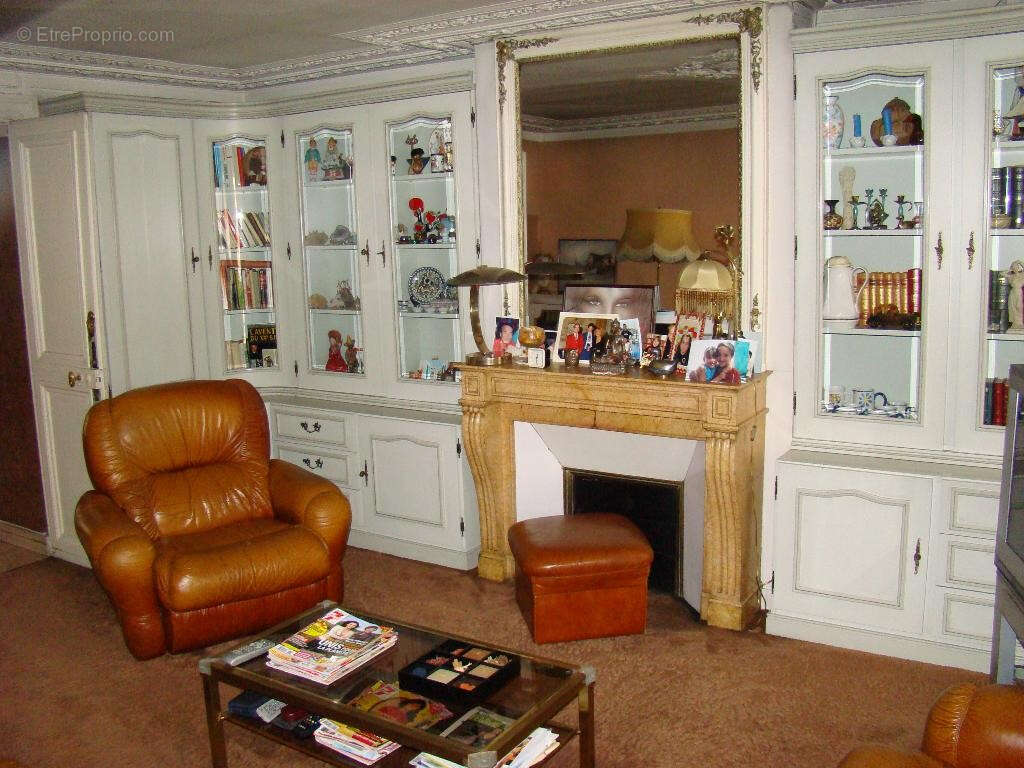 Appartement à PARIS-3E