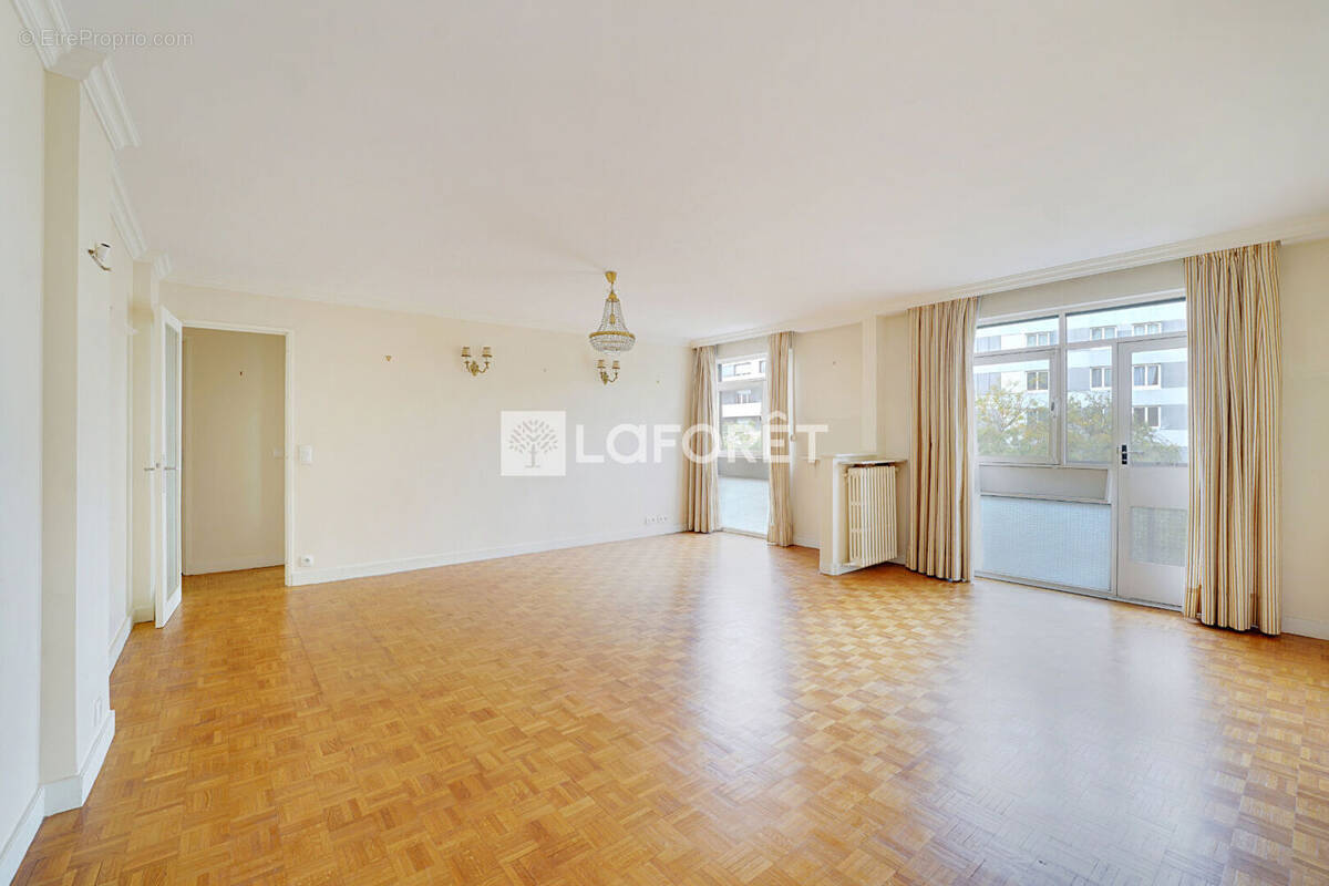 Appartement à PARIS-20E