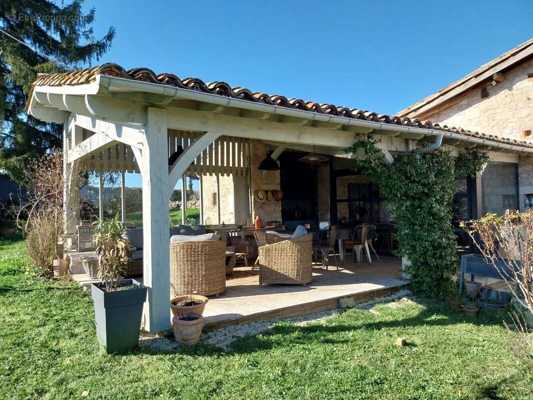 Maison à CAHUZAC-SUR-VERE