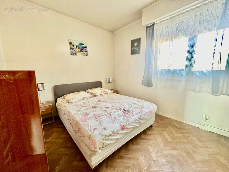 Appartement à SIX-FOURS-LES-PLAGES