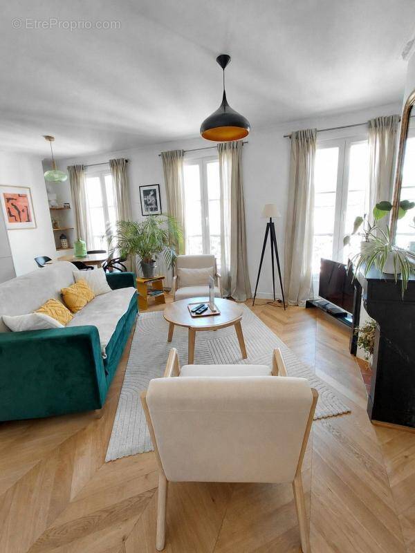 Appartement à PARIS-17E