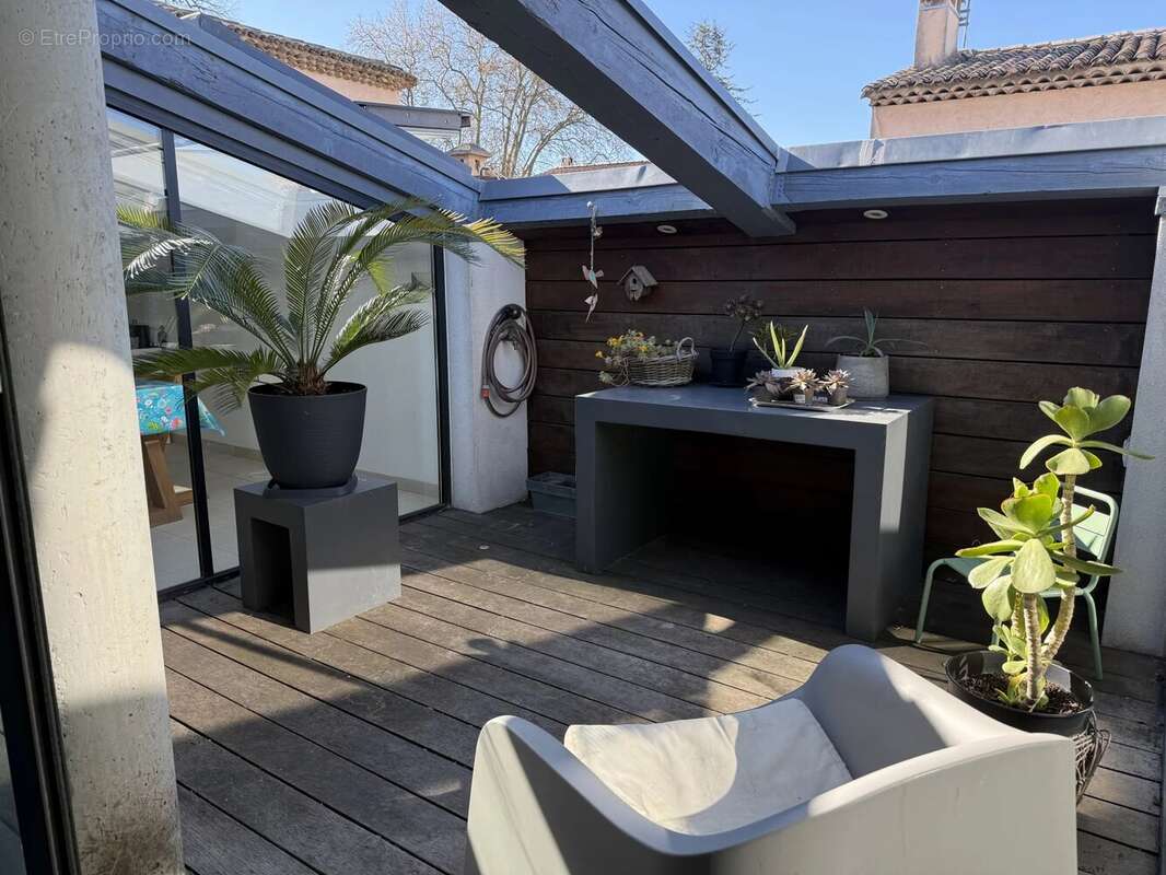 Appartement à VENELLES